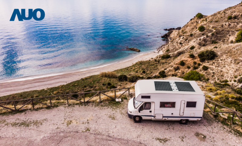 「可撓輕量化太陽光電板SunCurva」使用輕量特殊耐候型複合板取代傳統太陽能板的玻璃前板，不僅降低70%重量，每米平方僅3Kg；具有抗衝擊性能及通過電磁相容性測試，可應用於交通運輸工具，如露營車、遊艇等